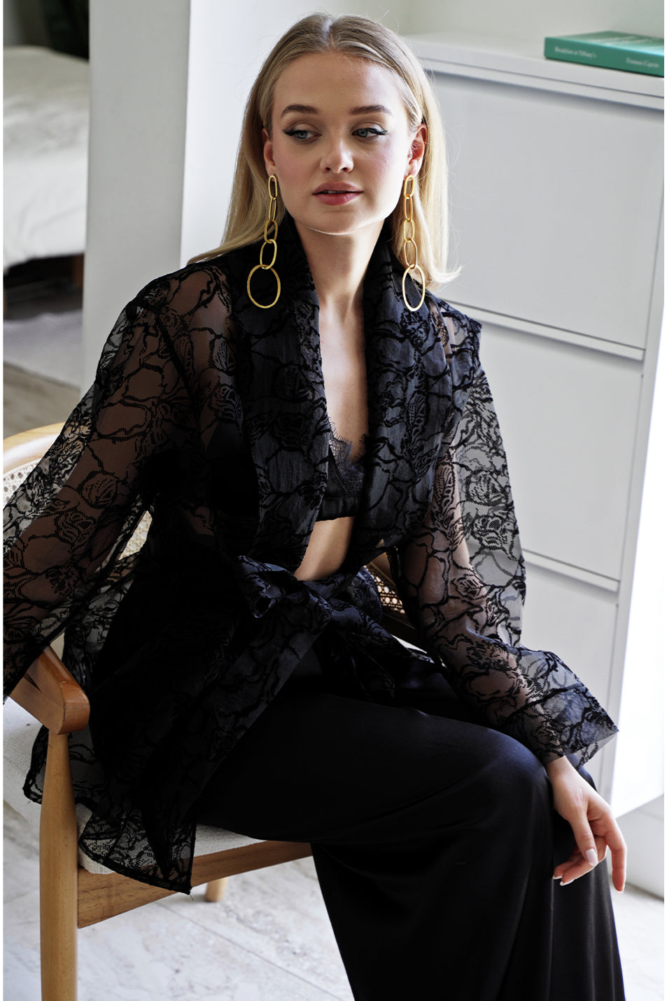 SİYAH ORGANZE ŞAL YAKA CEKET