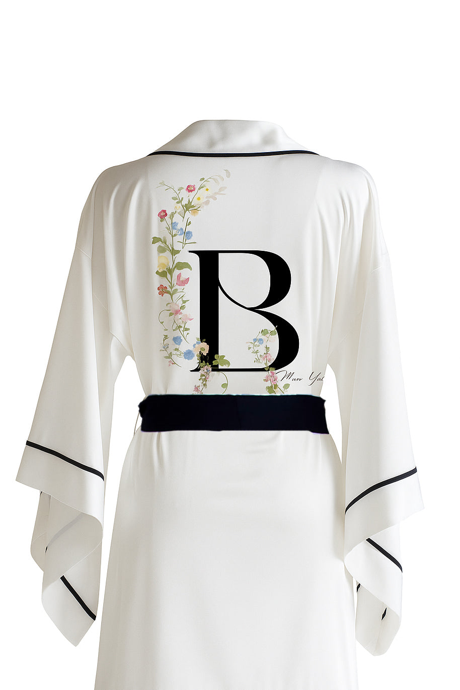 BEYAZ YARASA KOL SİYAH BİYELİ KİMONO