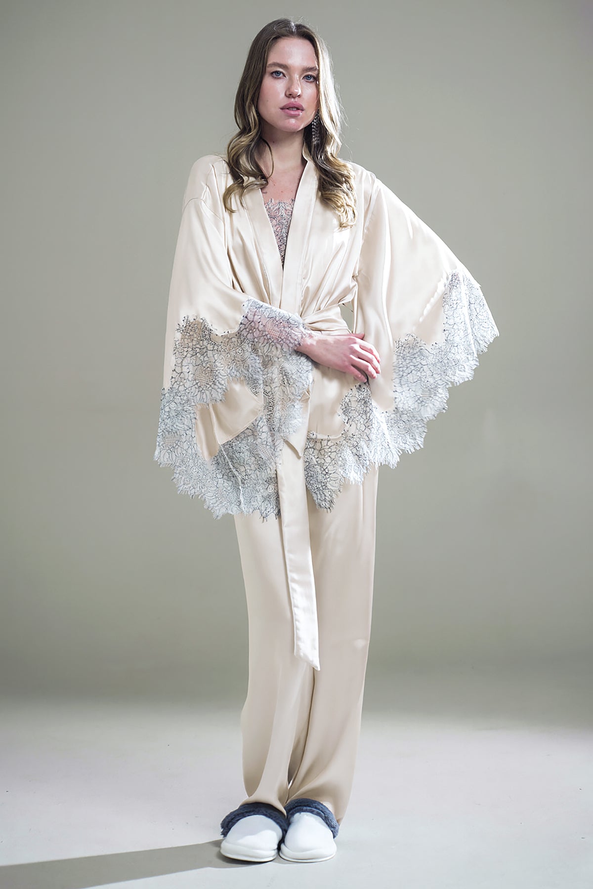 EKRU SATEN FRANSIZ DANTELLİ 3'lü SET