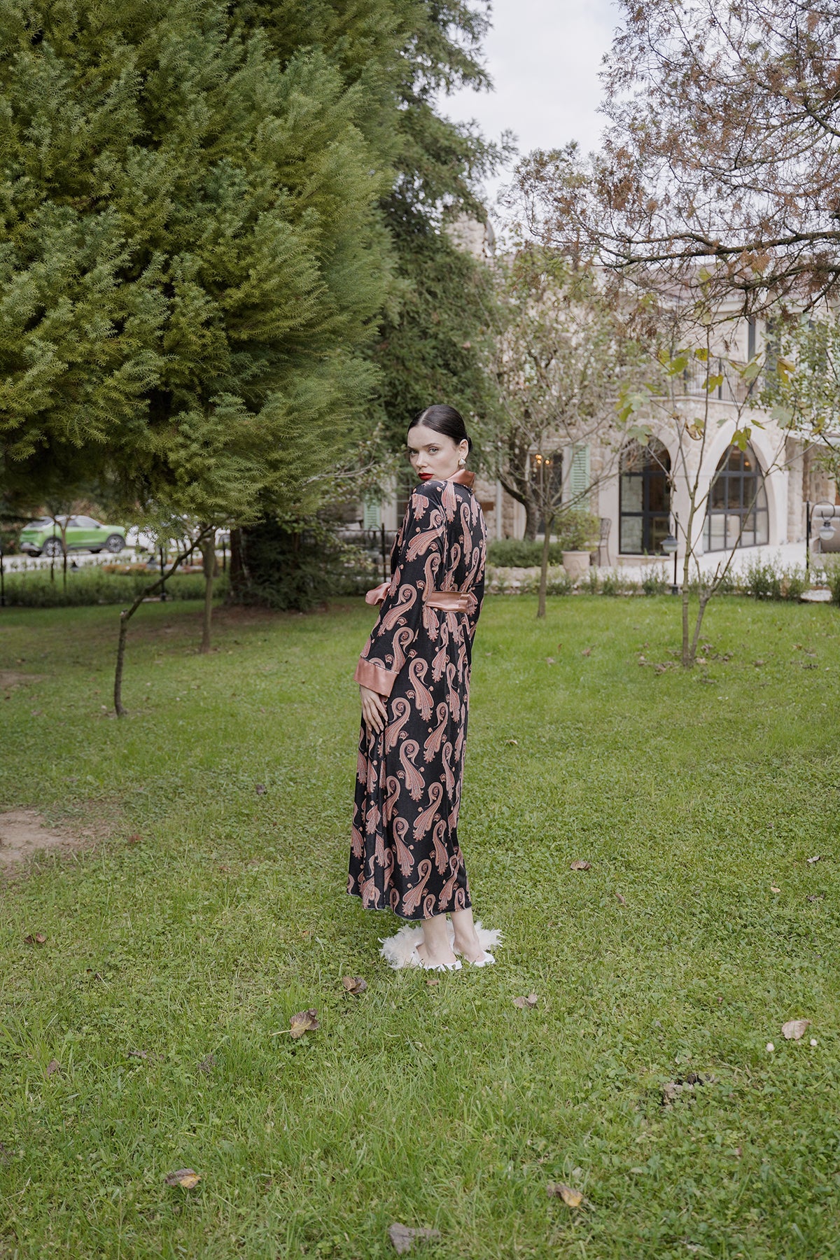 KADİFE DÜZ KOL DESENLİ KİMONO