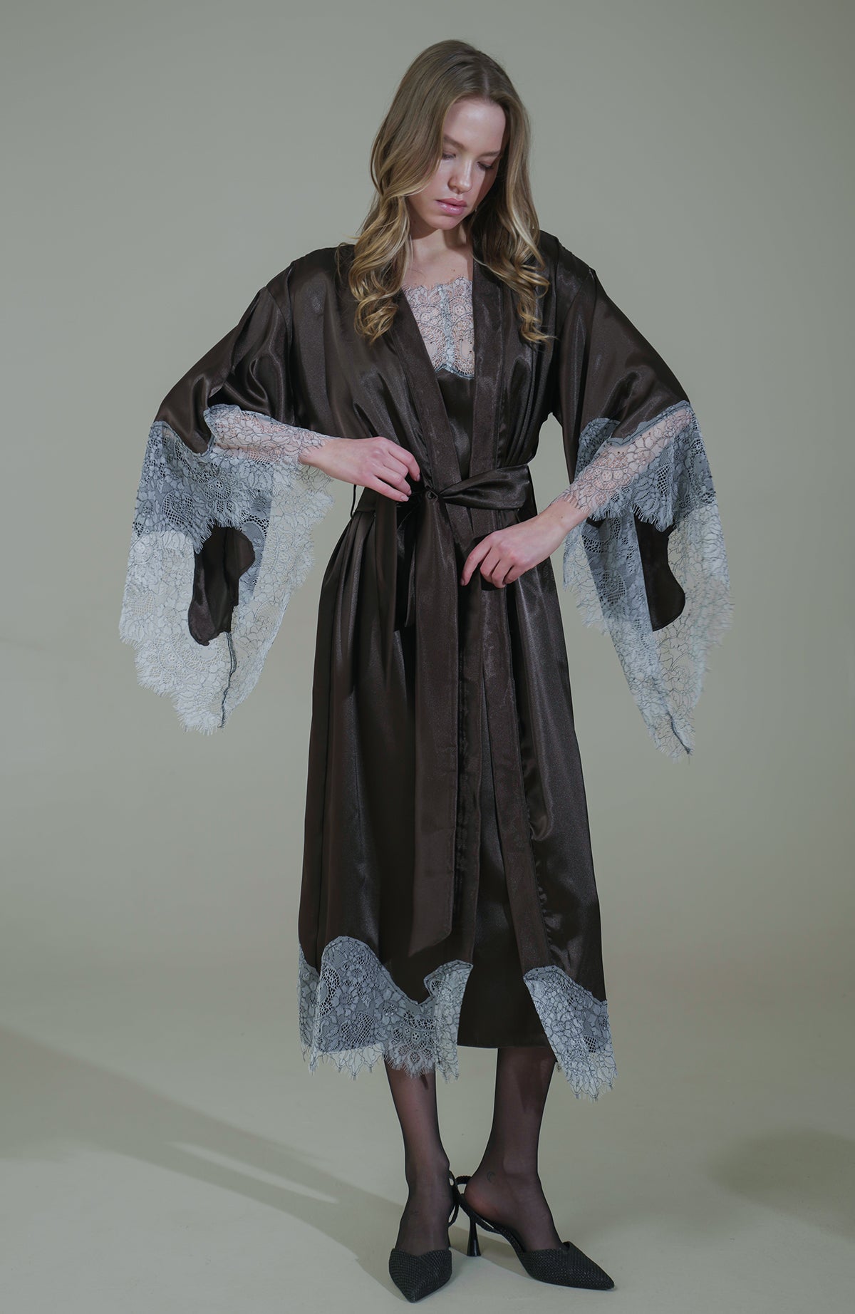 ACI KAHVE FRANSIZ DANTELLİ YARASA KOL KİMONO