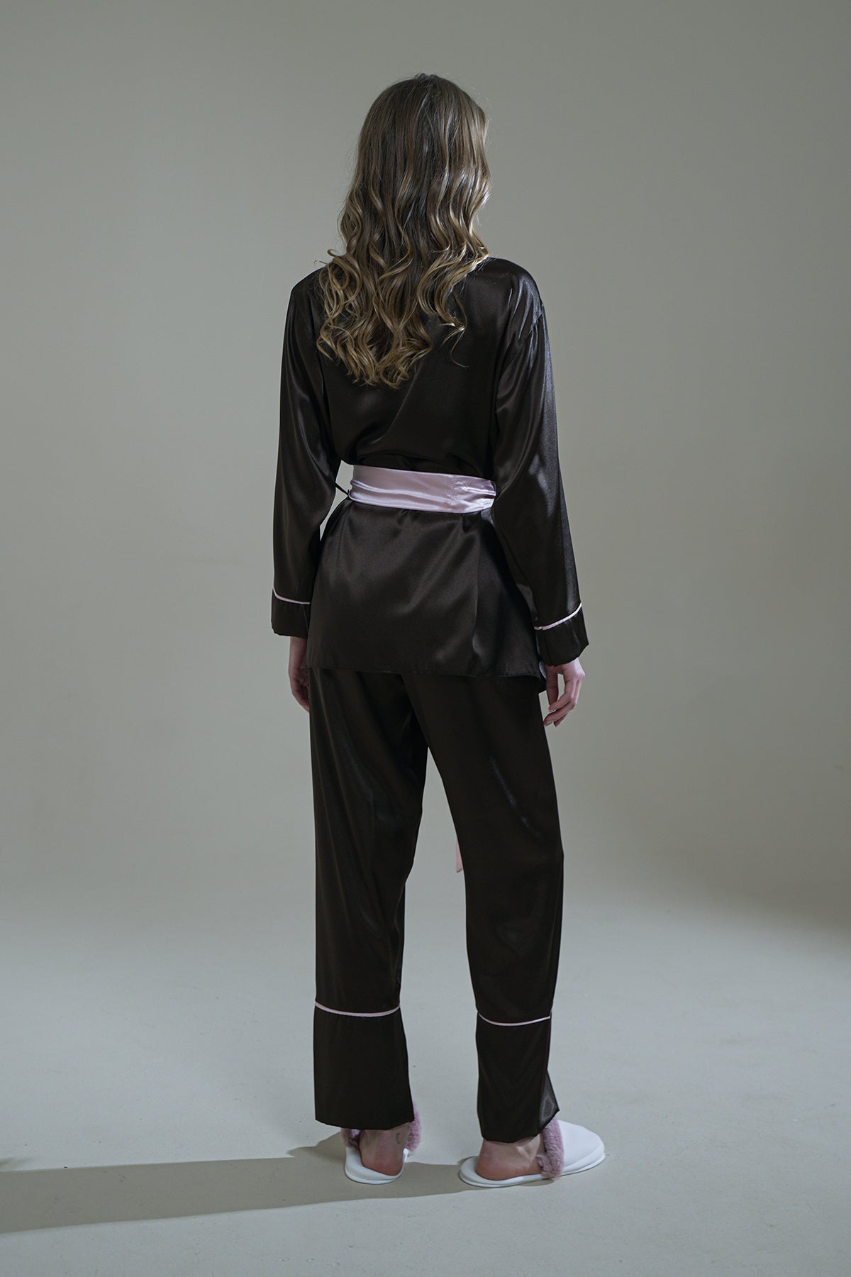 ACI KAHVE-PUDRA MIKS SATEN ŞAL YAKA KİMONO-PANTOLON TAKIM