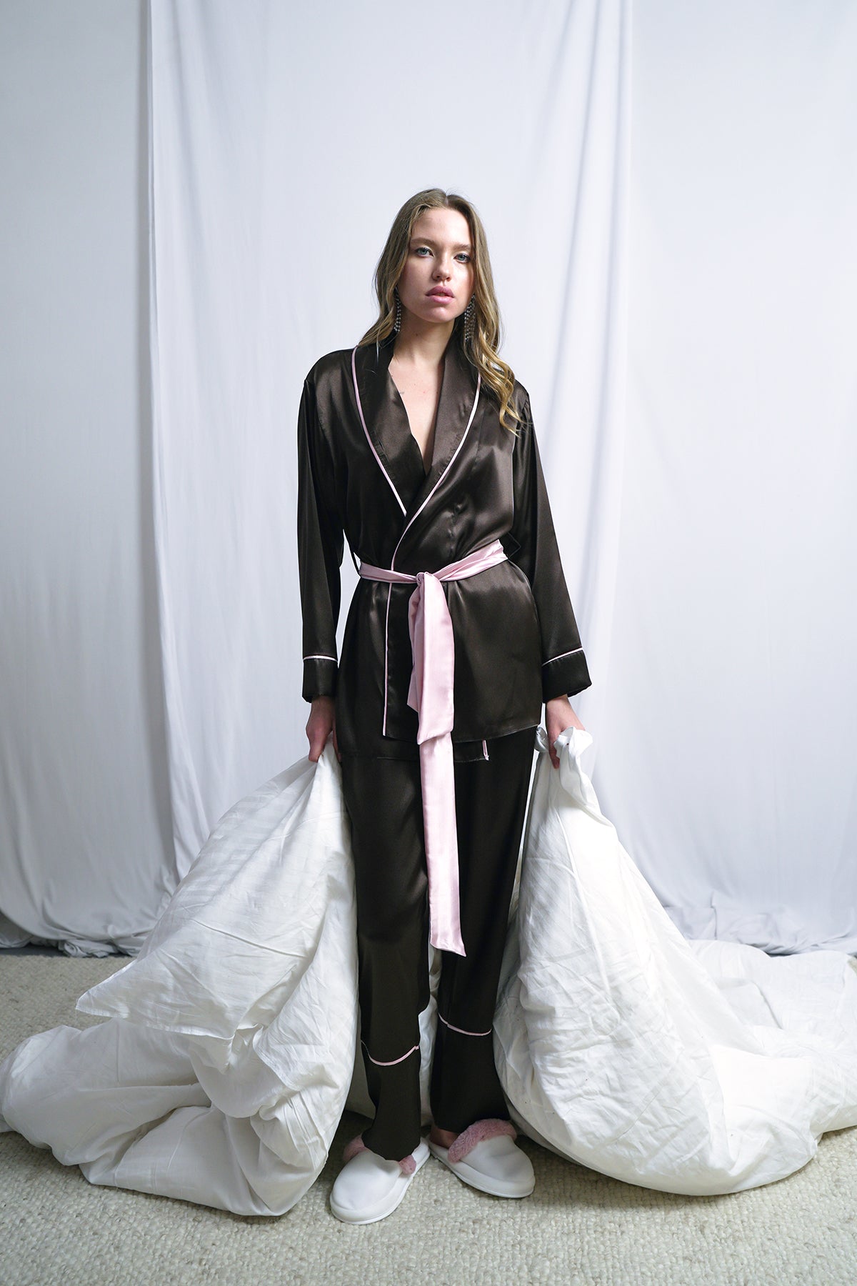 ACI KAHVE-PUDRA MIKS SATEN ŞAL YAKA KİMONO-PANTOLON TAKIM