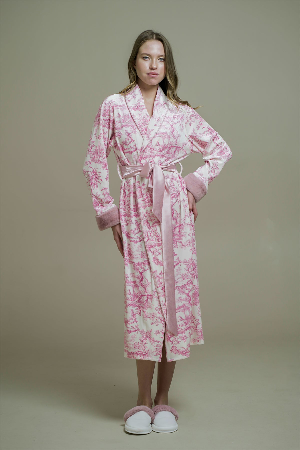 PEMBE KADİFE PELUŞ DETAYLI ŞAL YAKA KİMONO-PANTOLON TAKIM