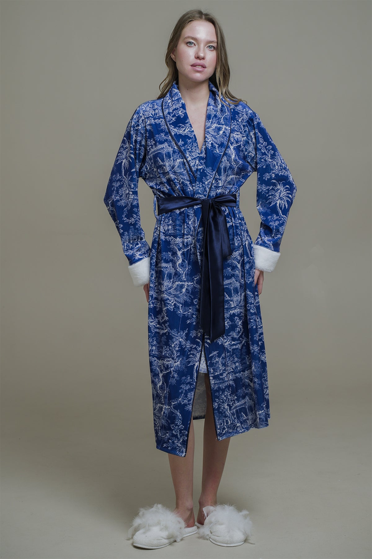 LACİVERT KADİFE PELUŞ DETAYLI ŞAL YAKA KİMONO-PANTOLON TAKIM