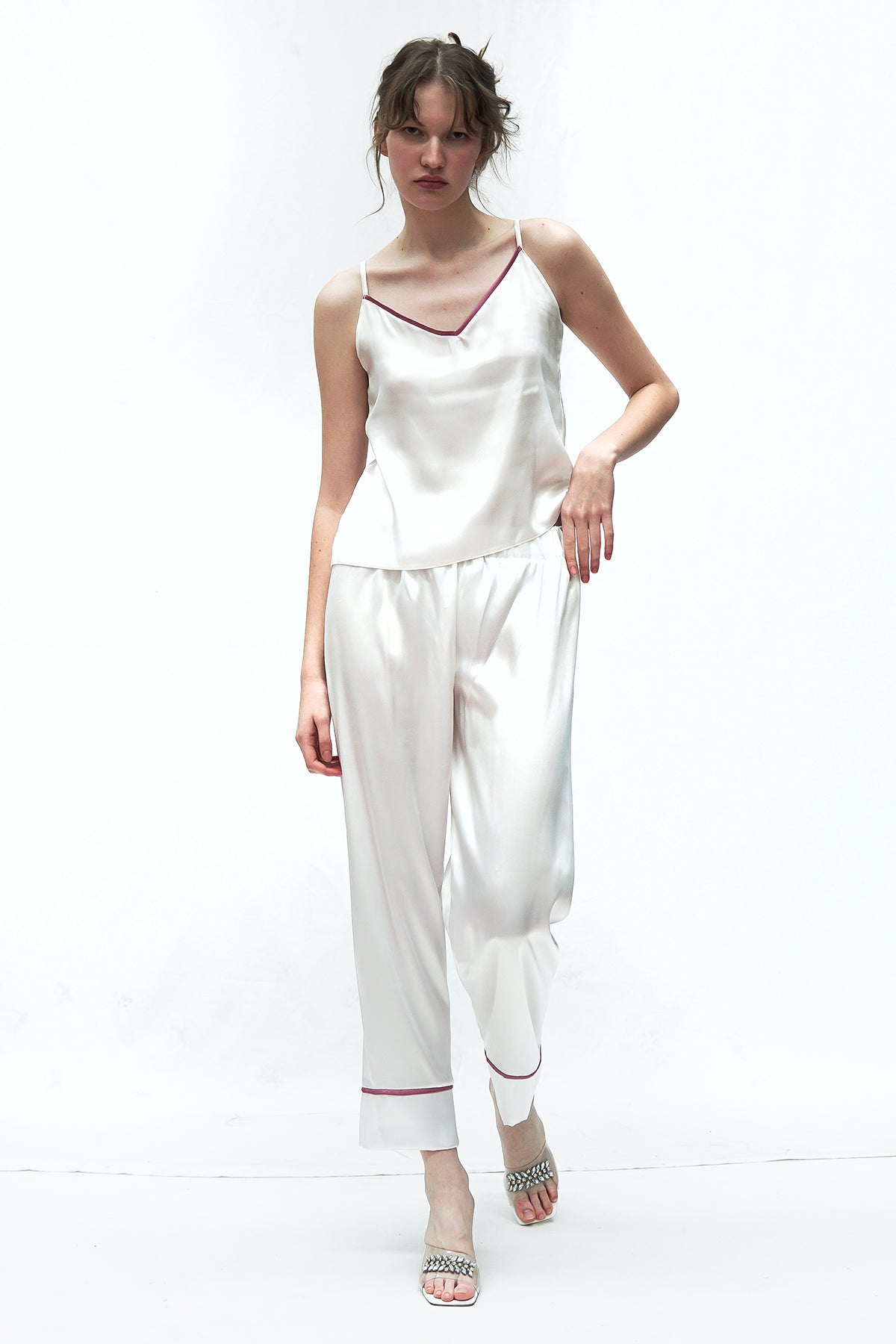 BEYAZ SATEN ASKILI PİJAMA TAKIMI