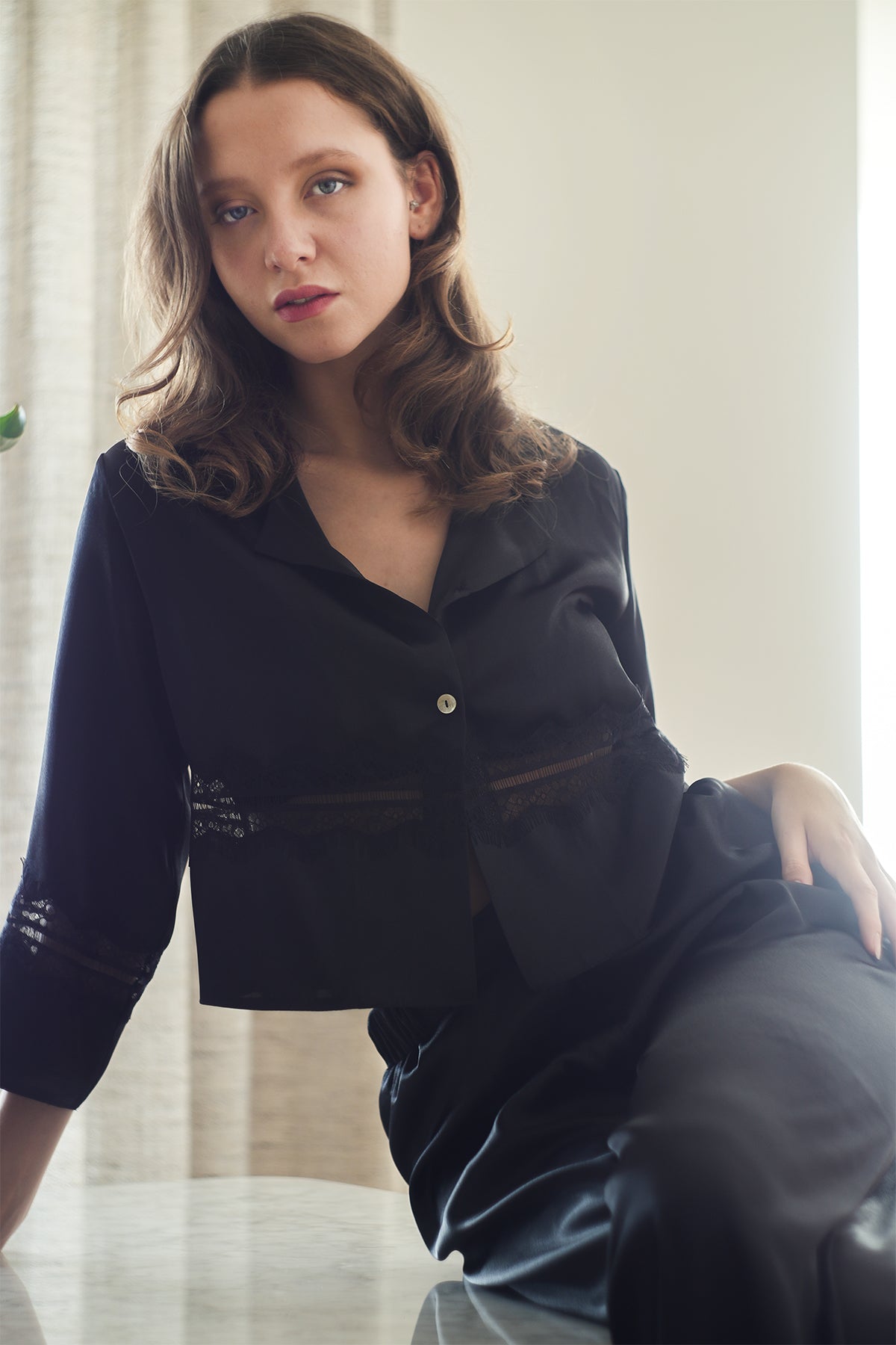 SİYAH DANTELLİ GÖMLEKLİ PİJAMA TAKIMI