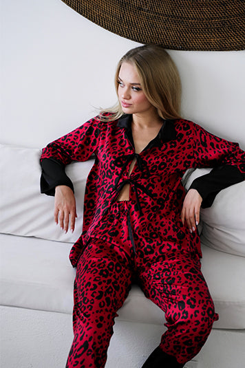 LEOPAR DESENLİ SATEN BAĞLAMALI GÖMLEKLİ PİJAMA TAKIMI