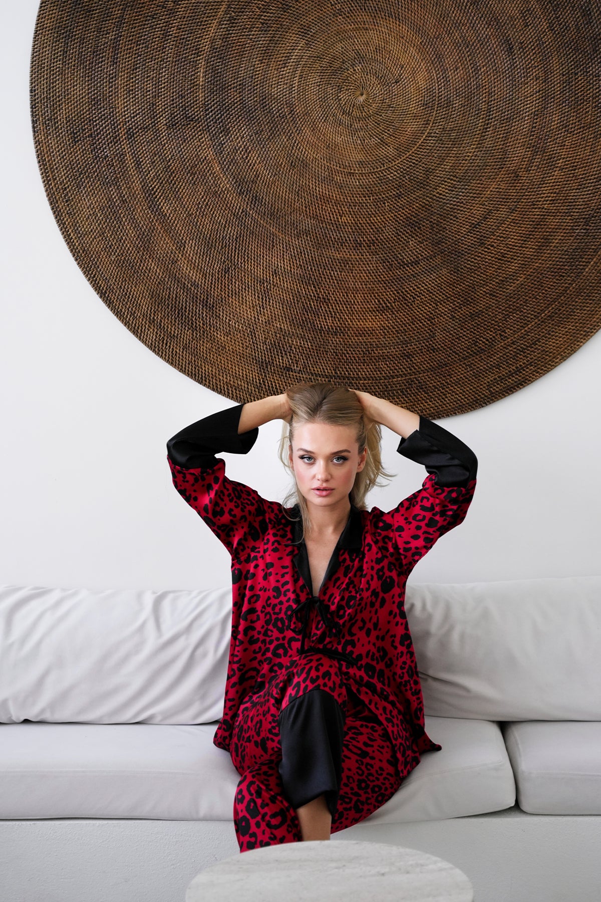 LEOPAR DESENLİ SATEN BAĞLAMALI GÖMLEKLİ PİJAMA TAKIMI