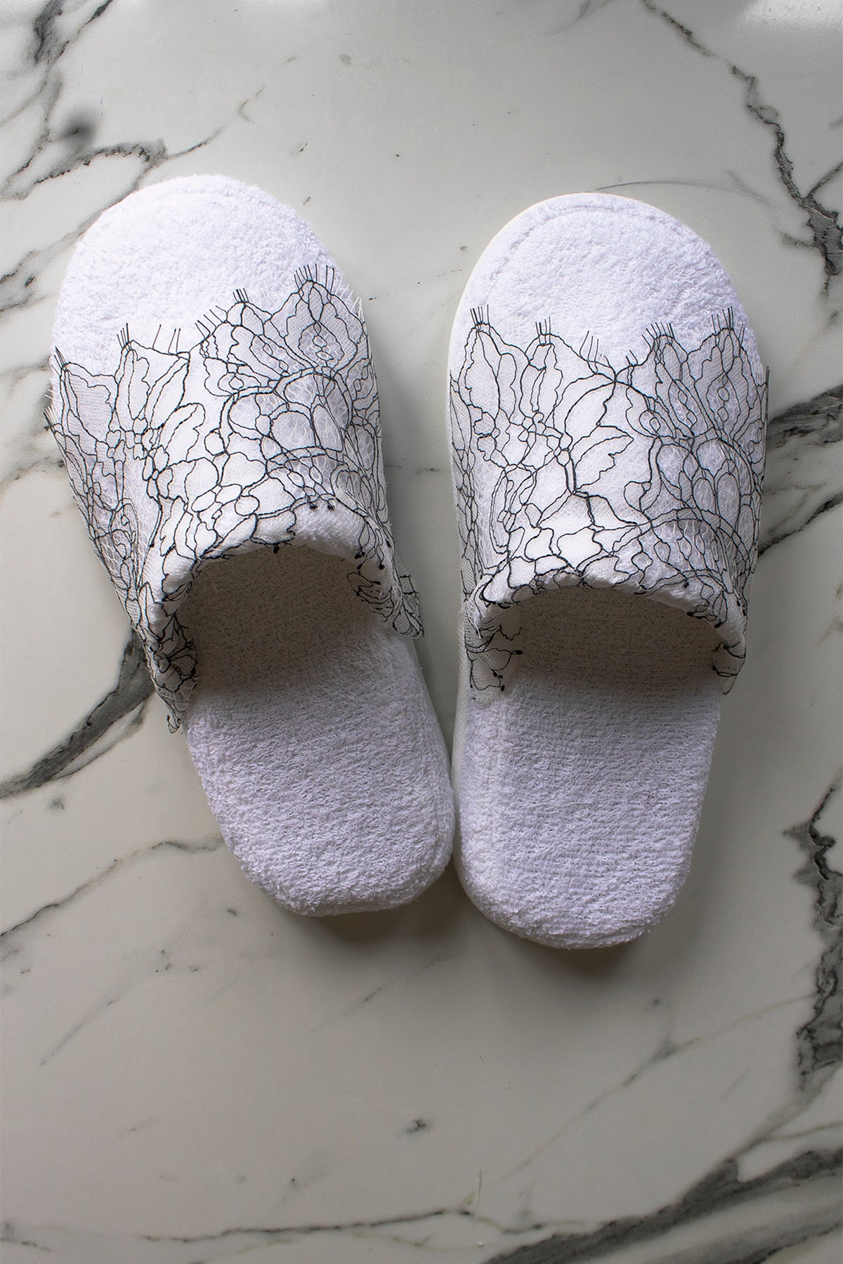 FRANSIZ DANTELLİ HAVLU TERLİK