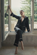 SİYAH SATEN BAĞLAMALI GÖMLEKLİ PİJAMA TAKIMI