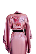 İNDİRİM MİNİ BOY GÜL KURUSU YARASA KOL SİYAH BİYELİ KİMONO