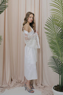 BEYAZ RENK BONCUK DETAYLI KİMONO