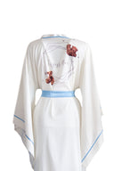 BEYAZ YARASA KOL BUZ MAVİ BİYELİ KİMONO