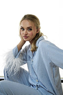 MAVİ RENK GOFRE KUMAŞ DEVE KUŞU TÜYLÜ PİJAMA TAKIMI