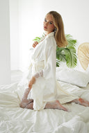 EKRU FRANSIZ DANTELLİ YARASA KOL SATEN KİMONO