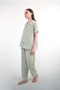 SU YEŞİLİ KETEN FİSTOLU GÖMLEKLİ PİJAMA TAKIMI
