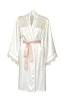 BEYAZ RENK PUDRA BİYELİ ŞAL YAKA DANTELLİ YARASA KOL KİMONO