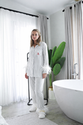 LACİVERT ÇİZGİLİ GOFRE KUMAŞ DEVE KUŞU TÜYLÜ PİJAMA TAKIMI