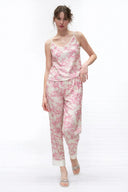 PEMBE DESENLİ EKRU BİYELİ SATEN ASKILI PİJAMA TAKIMI