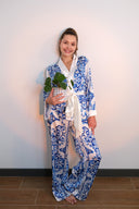 İPEKSİ SATEN MAVİ ETNİK DESENLİ KİMONO-PANTOLON TAKIM