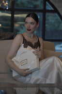 EKRU SATEN SİYAH DANTELLİ GECELİK