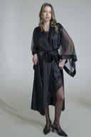 SİYAH RENK IŞILTILI TAŞ DETAYLI TRANSPARAN KİMONO