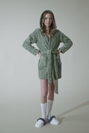 YEŞİL RENK KAPUŞONLU PELUŞ SABAHLIK