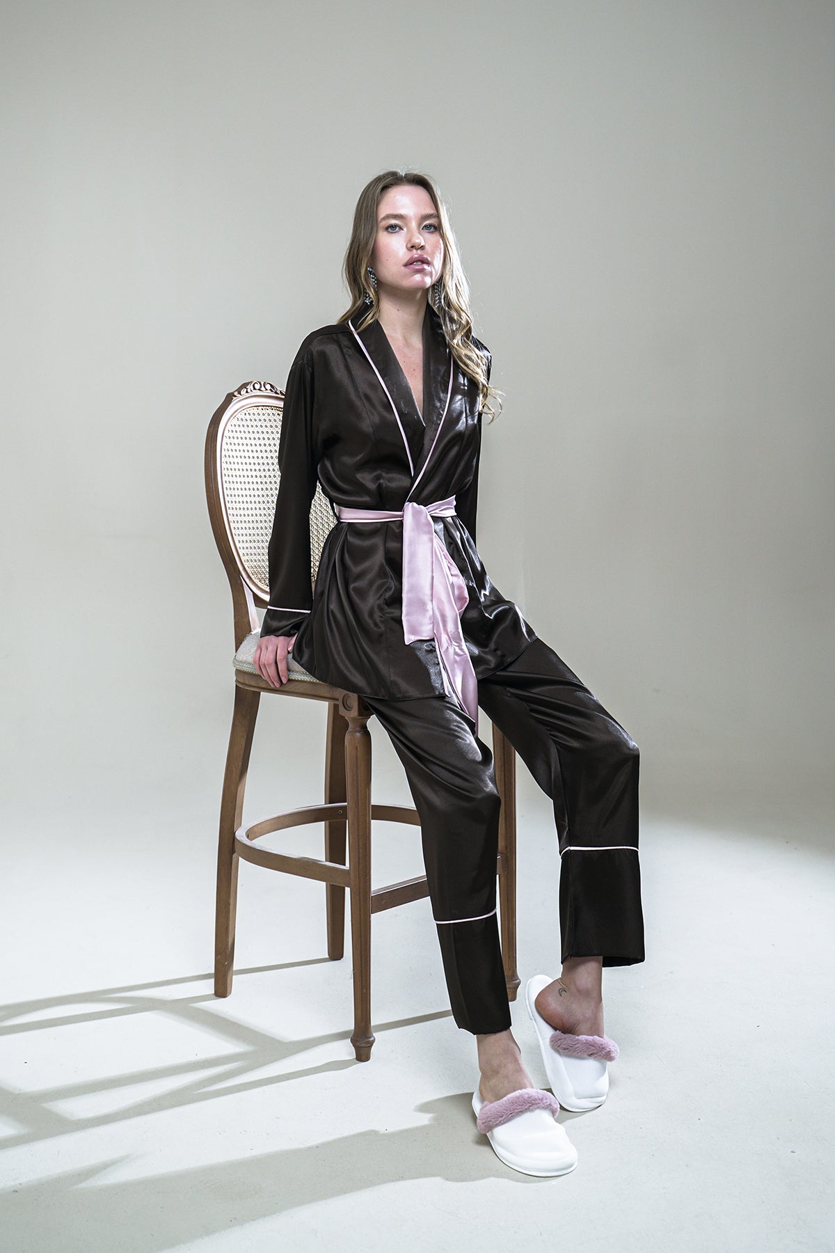 ACI KAHVE-PUDRA MIKS SATEN ŞAL YAKA KİMONO-PANTOLON TAKIM