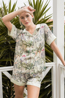 TROPİKAL DESENLİ SATEN ŞORTLU PİJAMA TAKIMI