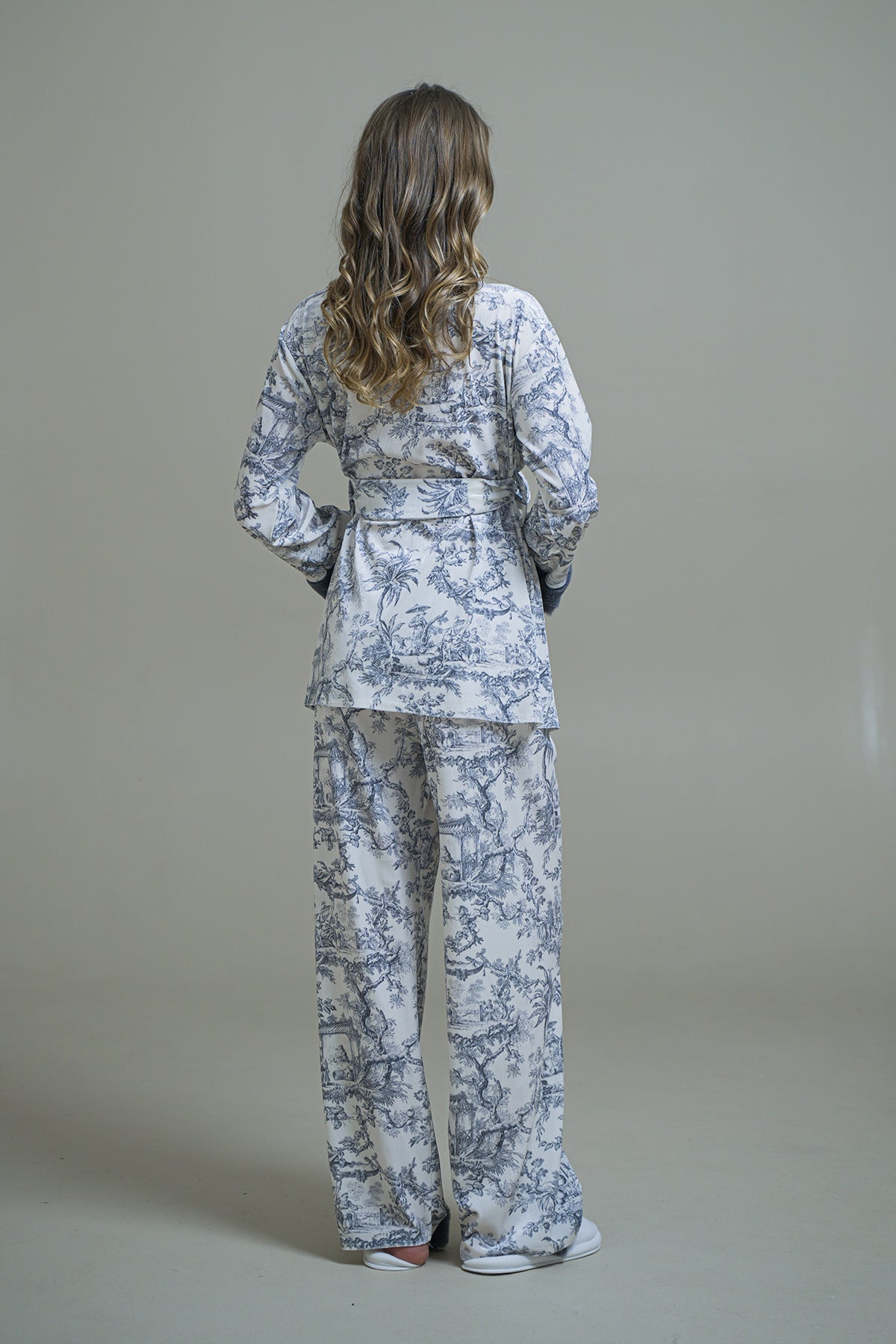 GRİ KADİFE PELUŞ DETAYLI KİMONO-PANTOLON TAKIM