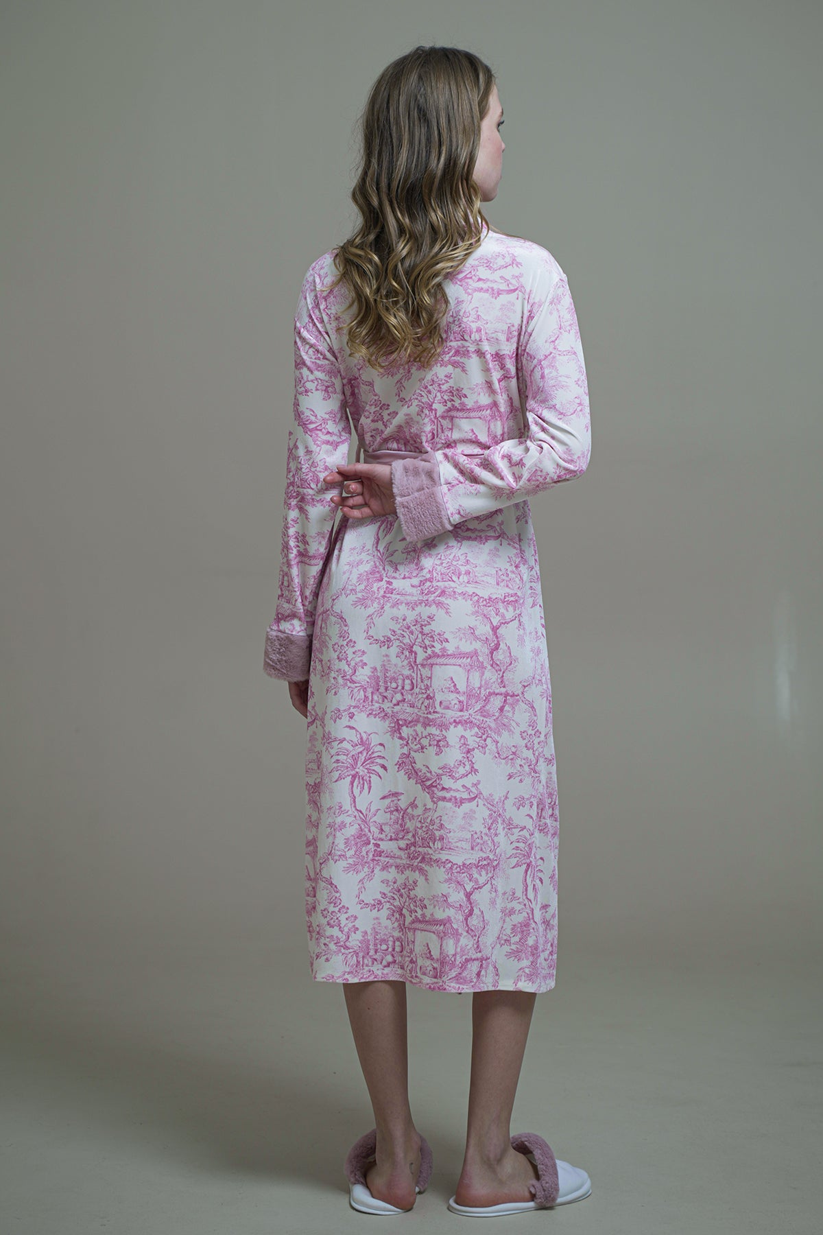 PEMBE KADİFE PELUŞ DETAYLI ŞAL YAKA KİMONO