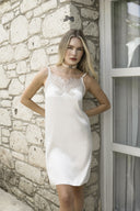 BEYAZ SATEN FRANSIZ DANTELLİ GECELİK