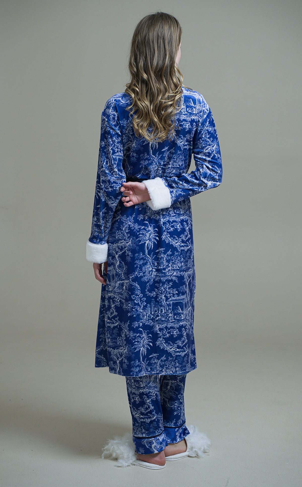 LACİVERT KADİFE PELUŞ DETAYLI ŞAL YAKA KİMONO-PANTOLON TAKIM