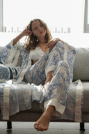 MAVİ DESENLİ EKRU PATLI YARASA KOL KİMONO