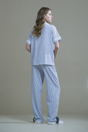 ÇİZGİLİ GOFRE KUMAŞ FİSTO DETAYLI PİJAMA TAKIMI