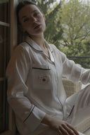 BEYAZ SATEN GÖMLEKLİ PİJAMA TAKIMI