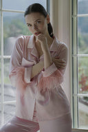 PUDRA RENK DEVE KUŞU TÜYLÜ PİJAMA TAKIMI