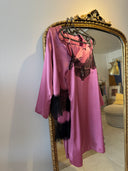 GÜL KURUSU SATEN SİYAH DANTELLİ PİJAMA & GECELİK SET