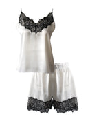 BEYAZ SATEN SİYAH DANTELLİ ASKILI-ŞORTLU PİJAMA TAKIMI