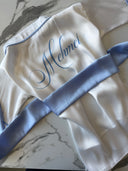 BEYAZ SATEN BUZ A-MAVİ BİYELİ ÇOCUK KİMONOSU