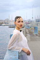 BEYAZ TAŞ DETAYLI MİNİ KİMONO CEKET