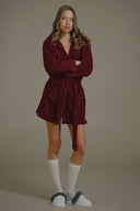 BORDO RENK KAPUŞONLU PELUŞ SABAHLIK