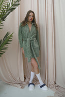 YEŞİL RENK KAPUŞONLU PELUŞ SABAHLIK