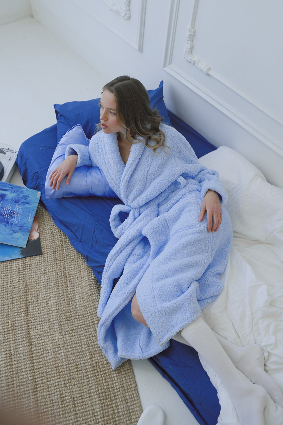 MAVİ RENK ŞAL YAKA PELUŞ SABAHLIK