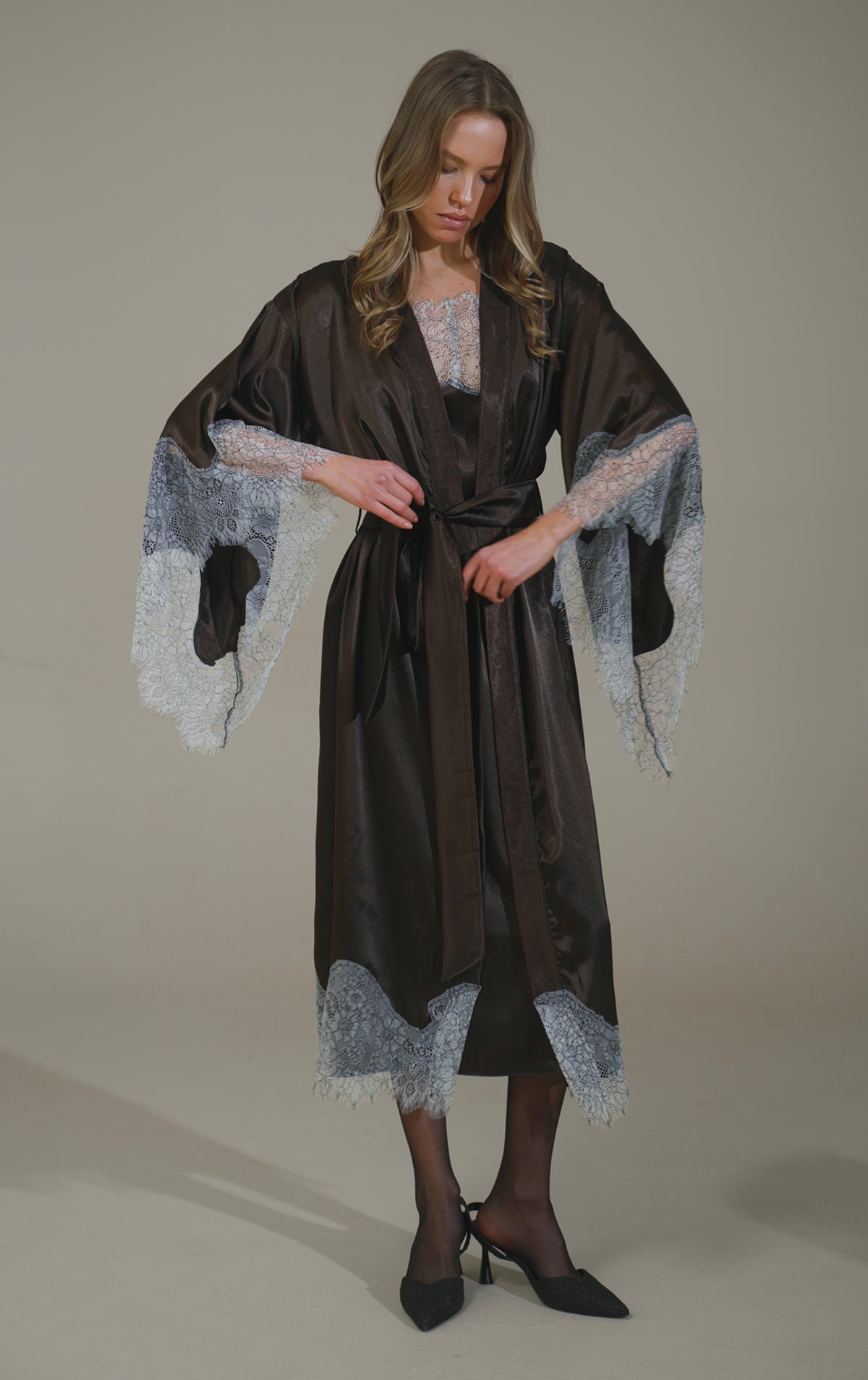 ACI KAHVE FRANSIZ DANTELLİ YARASA KOL KİMONO