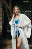 BEYAZ RENK HAM KETEN MAVİ DESENLİ KARE KOL KİMONO