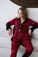 LEOPAR DESENLİ SATEN BAĞLAMALI GÖMLEKLİ PİJAMA TAKIMI