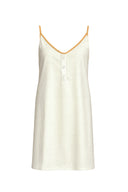 BEYAZ SATEN GOLD BİYELİ DÜĞMELİ GECELİK