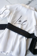 BEYAZ SATEN SİYAH BİYELİ ÇOCUK KİMONOSU